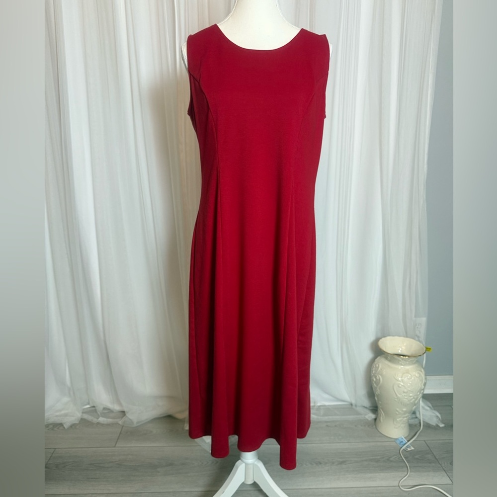 Elegant Red Sleeveless Dress